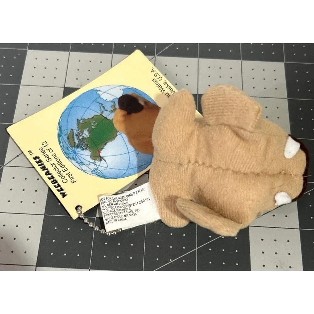 1997 WEEBEANIES COLLECTOR SERIES 1st EDITION keychain Juneau Walrus Plush w/card